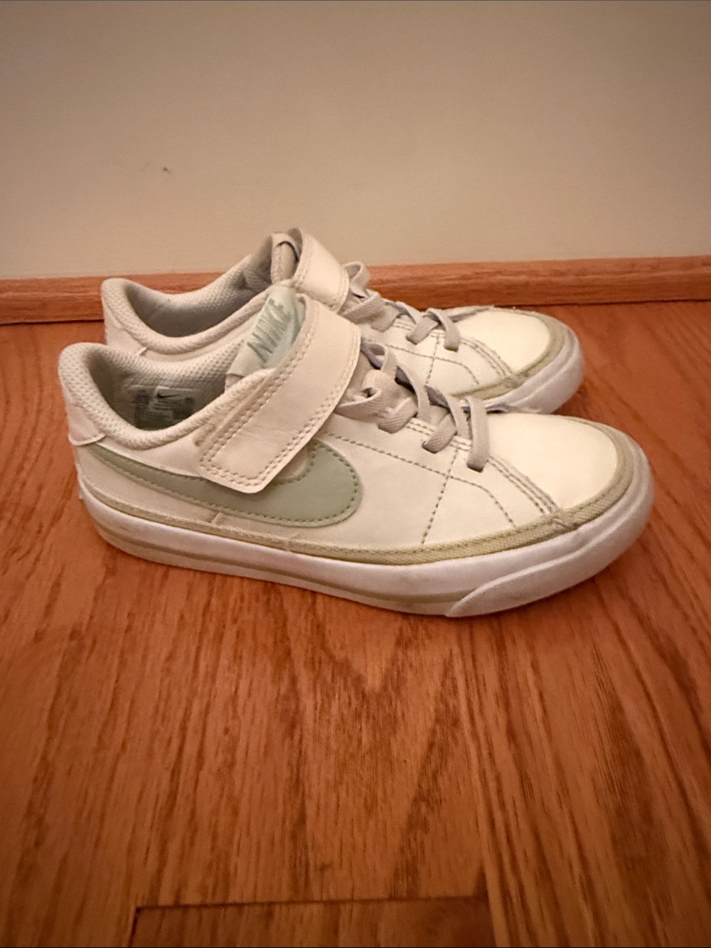 Nike Kids Court Legacy White Honeydew Mint Sneakers Size 11C DA5381-005